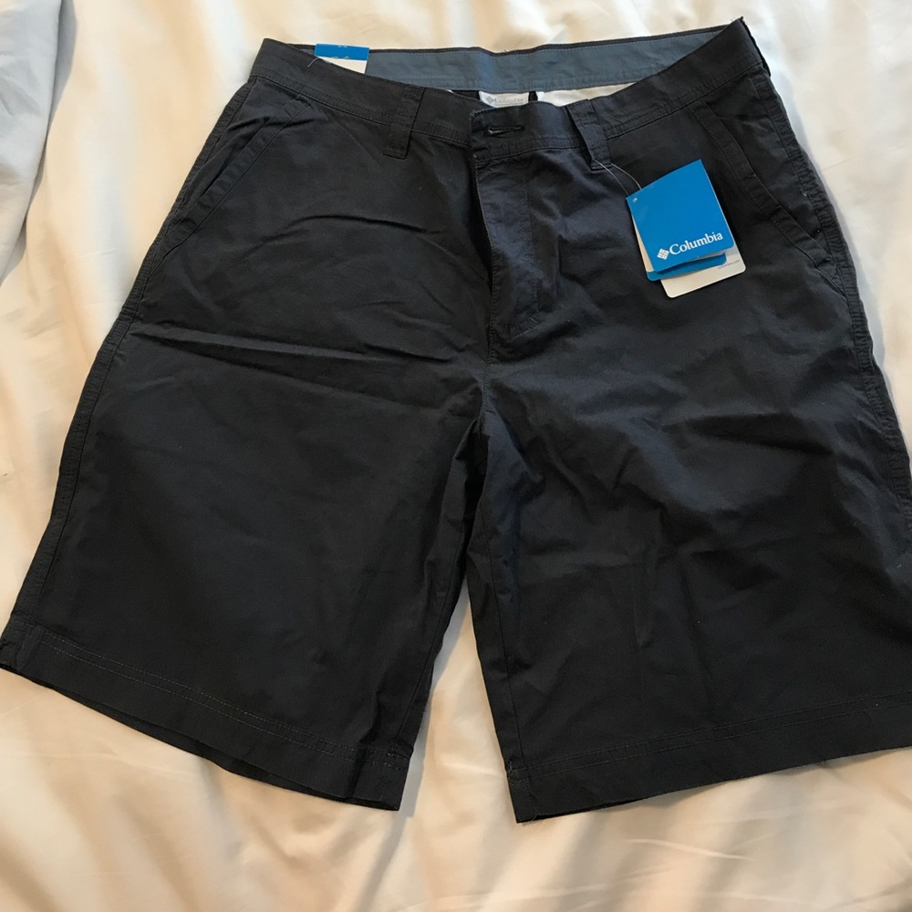 NWT Columbia men’s navy shorts
